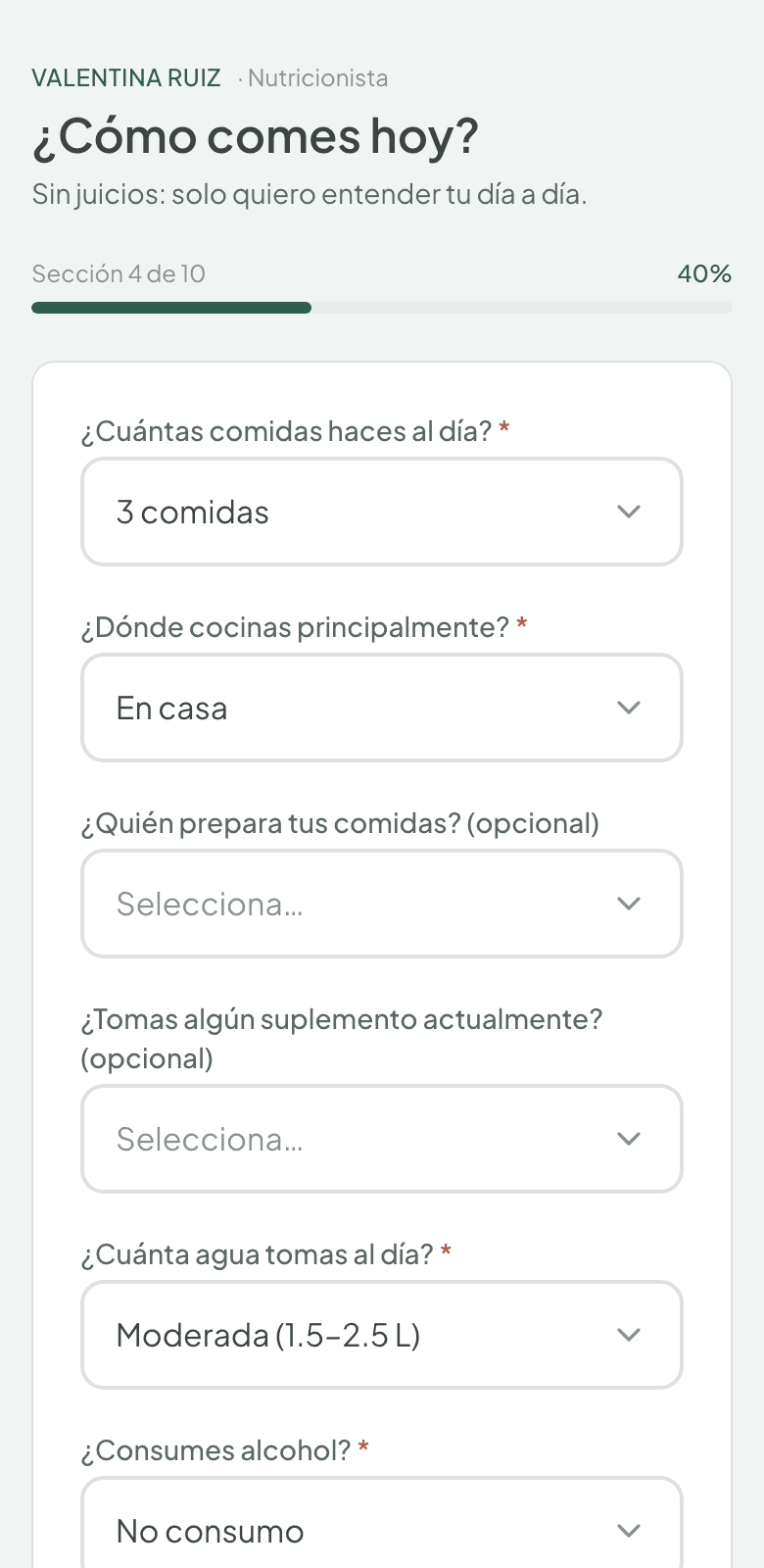 Cuestionario en el celular del paciente: comidas al día, dónde cocina, agua y alcohol