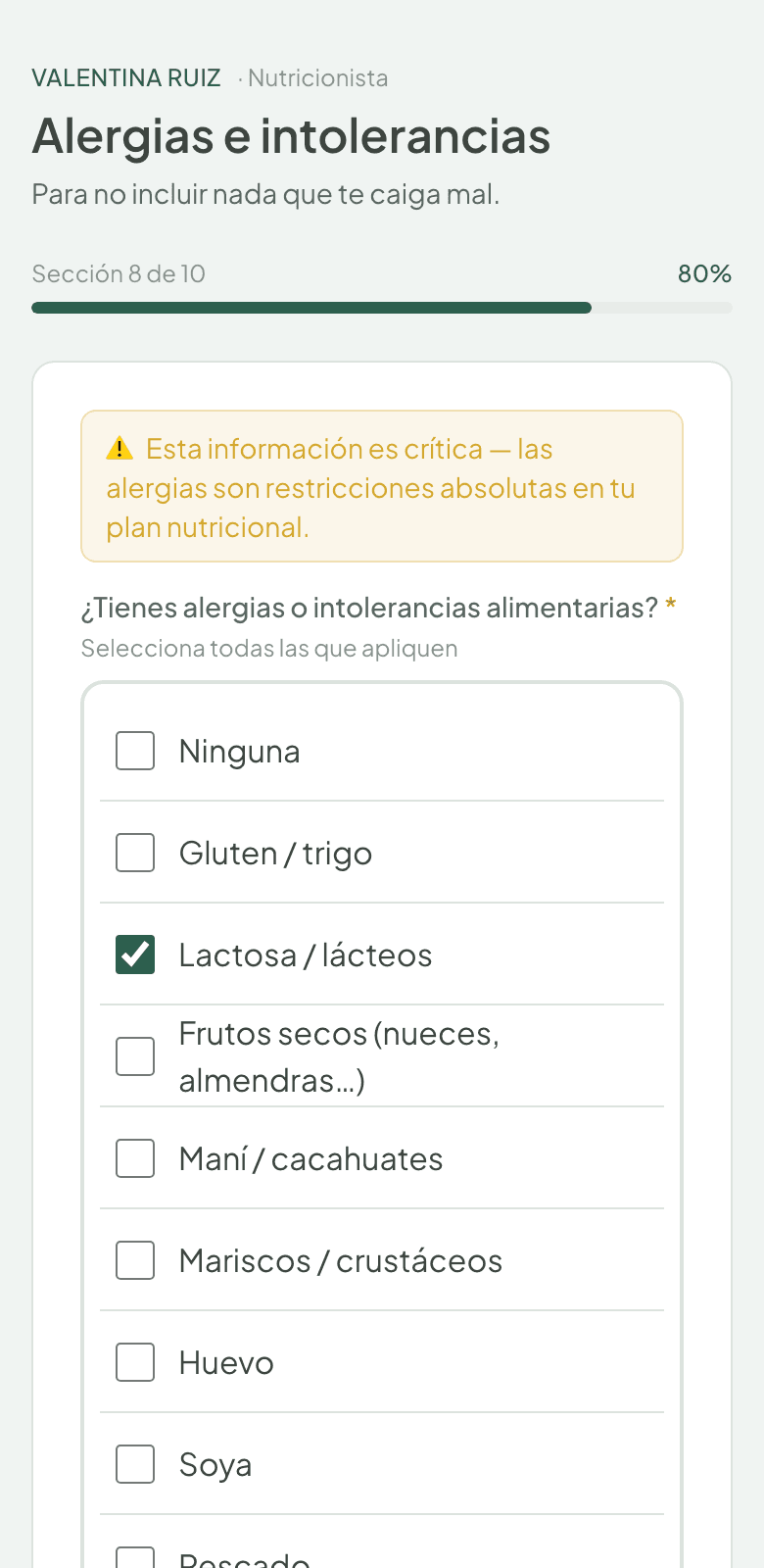 Cuestionario en el celular del paciente: alergias e intolerancias con casillas para marcar